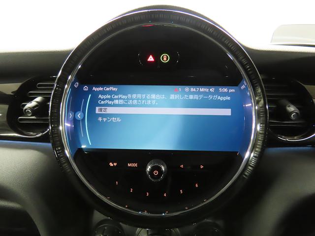 ＭＩＮＩ ジョンクーパーワークス　ジョンクーパーワークストリム　禁煙車　ＡＣＣ　衝突軽減ブレーキ　前車接近警告　アップルカープレイ　ヘッドアップディスプレイ　ドライブモード　バックカメラ　パーキングアシスト　スマートキー（7枚目）