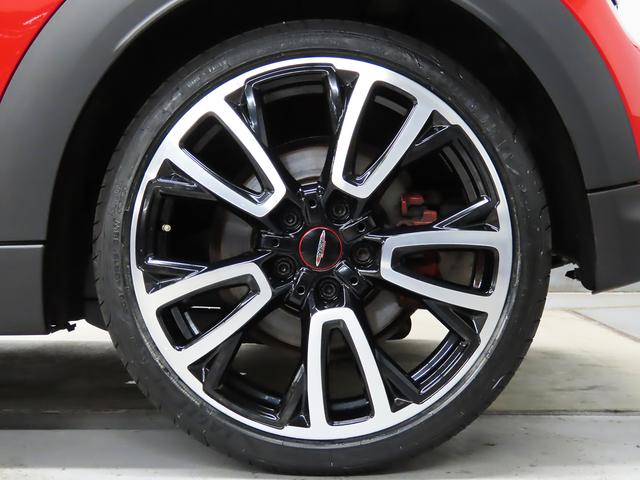 ＭＩＮＩ ジョンクーパーワークス　ジョンクーパーワークストリム　禁煙車　ＡＣＣ　衝突軽減ブレーキ　前車接近警告　アップルカープレイ　ヘッドアップディスプレイ　ドライブモード　バックカメラ　パーキングアシスト　スマートキー（12枚目）