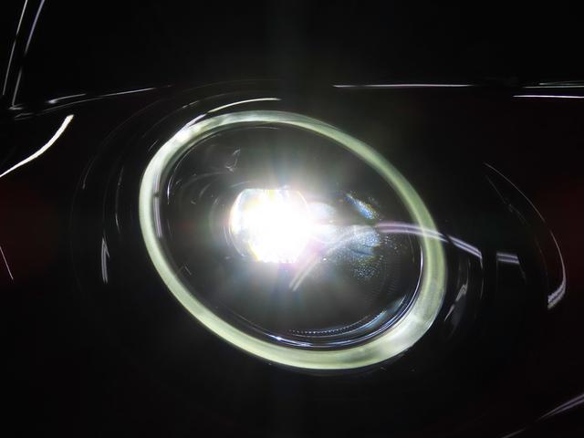 ＭＩＮＩ ジョンクーパーワークス　ジョンクーパーワークストリム　禁煙車　ＡＣＣ　衝突軽減ブレーキ　前車接近警告　アップルカープレイ　ヘッドアップディスプレイ　ドライブモード　バックカメラ　パーキングアシスト　スマートキー（16枚目）