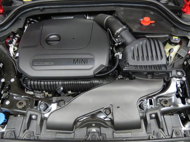 ＭＩＮＩ ジョンクーパーワークス　ジョンクーパーワークストリム　禁煙車　ＡＣＣ　衝突軽減ブレーキ　前車接近警告　アップルカープレイ　ヘッドアップディスプレイ　ドライブモード　バックカメラ　パーキングアシスト　スマートキー（17枚目）