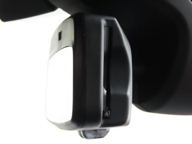 ＭＩＮＩ ジョンクーパーワークス　ジョンクーパーワークストリム　禁煙車　ＡＣＣ　衝突軽減ブレーキ　前車接近警告　アップルカープレイ　ヘッドアップディスプレイ　ドライブモード　バックカメラ　パーキングアシスト　スマートキー（18枚目）