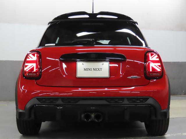ＭＩＮＩ ジョンクーパーワークス　ジョンクーパーワークストリム　禁煙車　ＡＣＣ　衝突軽減ブレーキ　前車接近警告　アップルカープレイ　ヘッドアップディスプレイ　ドライブモード　バックカメラ　パーキングアシスト　スマートキー（22枚目）