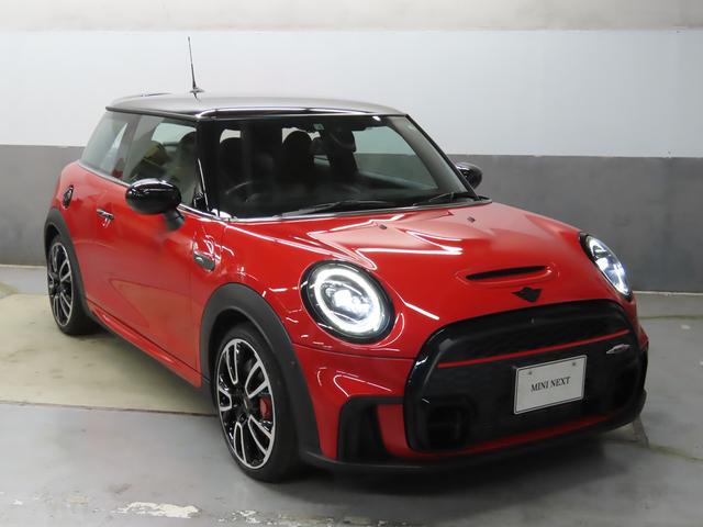 ＭＩＮＩ ジョンクーパーワークス　ジョンクーパーワークストリム　禁煙車　ＡＣＣ　衝突軽減ブレーキ　前車接近警告　アップルカープレイ　ヘッドアップディスプレイ　ドライブモード　バックカメラ　パーキングアシスト　スマートキー（26枚目）