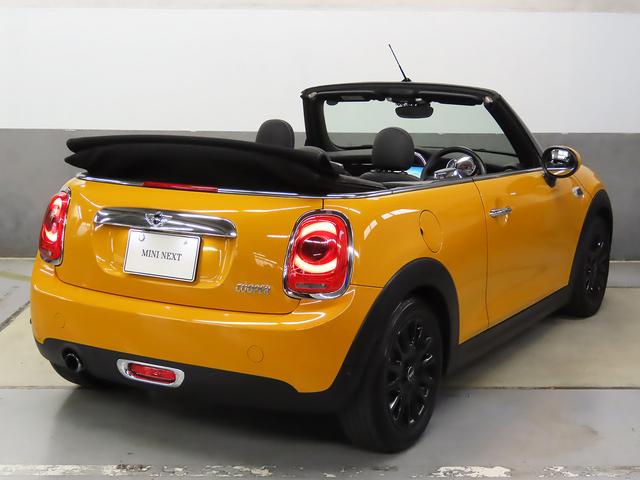 ＭＩＮＩ クーパー　コンバーチブル　禁煙車　ＨＤＤナビ　バックカメラ　障害物センサー　スマートキー　ＥＴＣ　ＬＥＤヘッドライト　ＭＴモード付ＡＴ　認定中古車（3枚目）