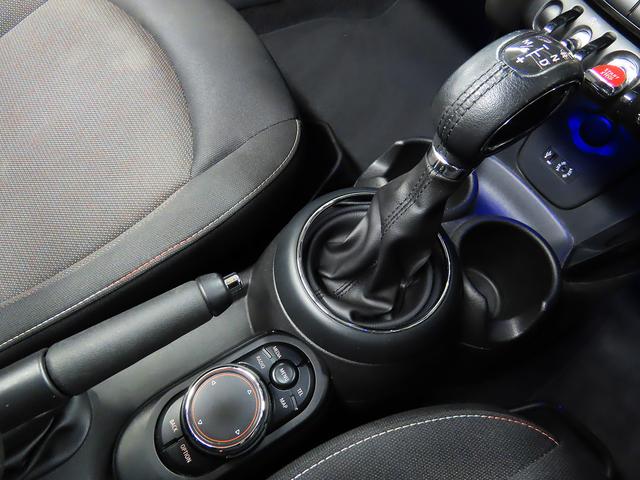 ＭＩＮＩ クーパー　コンバーチブル　禁煙車　ＨＤＤナビ　バックカメラ　障害物センサー　スマートキー　ＥＴＣ　ＬＥＤヘッドライト　ＭＴモード付ＡＴ　認定中古車（13枚目）