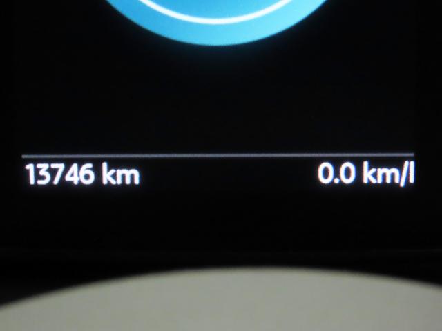 ＭＩＮＩ クーパＳＤクラブマンプレミアム＋Ｐミニユアーズトリム　禁煙車　黒革シート　シートヒーター　ＡＣＣ　衝突軽減ブレーキ　前車接近警告　ＨＤＤナビ　バックカメラ　スマートキー　障害物センサー　ドライブモード　ＬＥＤヘッドライト　ＭＴモード付ＡＴ（5枚目）