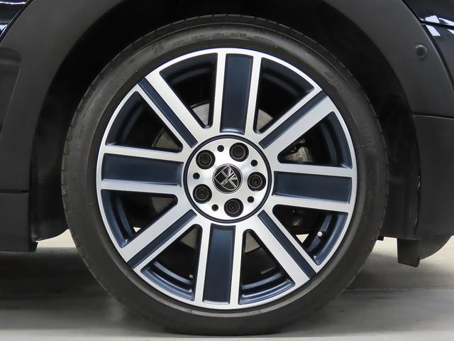 ＭＩＮＩ クーパＳＤクラブマンプレミアム＋Ｐミニユアーズトリム　禁煙車　黒革シート　シートヒーター　ＡＣＣ　衝突軽減ブレーキ　前車接近警告　ＨＤＤナビ　バックカメラ　スマートキー　障害物センサー　ドライブモード　ＬＥＤヘッドライト　ＭＴモード付ＡＴ（13枚目）