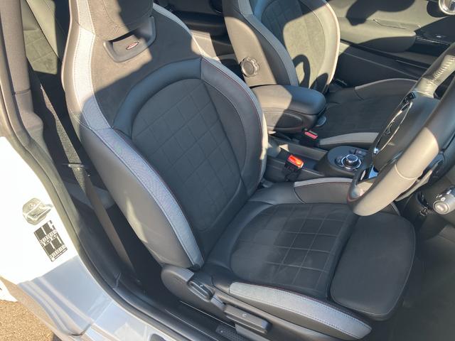 ＭＩＮＩ ＪＣＷ　プレミアムプラスパッケージ　ＪＣＷトリム　禁煙車　ＨＤＤナビ　ＡＣＣ　バックカメラ　衝突軽減ブレーキ　前車接近警告　パドルシフト　障害物センサー　シートヒーター　パーキングアシスト　ドライブモード　ＬＥＤヘッドライト（7枚目）