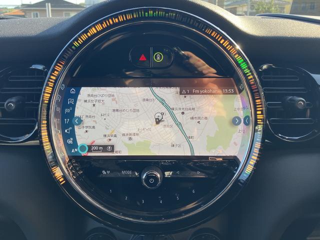 ＭＩＮＩ ＪＣＷ　プレミアムプラスパッケージ　ＪＣＷトリム　禁煙車　ＨＤＤナビ　ＡＣＣ　バックカメラ　衝突軽減ブレーキ　前車接近警告　パドルシフト　障害物センサー　シートヒーター　パーキングアシスト　ドライブモード　ＬＥＤヘッドライト（12枚目）