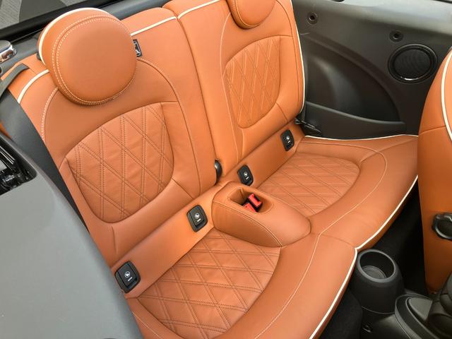 ＭＩＮＩ クーパーＳ　コンバーチブル　クラシック・トリム　禁煙車　モルトブラウンレザー　シートヒーター　衝突軽減ブレーキ　前車接近警告　アップルカープレイ　バックカメラ　スマートキー　ドライブモード　ＬＥＤヘッドライト　ＭＴモード付ＡＴ（8枚目）