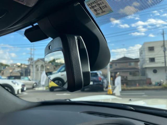 ＭＩＮＩ クーパーＳ　コンバーチブル　クラシック・トリム　禁煙車　モルトブラウンレザー　シートヒーター　衝突軽減ブレーキ　前車接近警告　アップルカープレイ　バックカメラ　スマートキー　ドライブモード　ＬＥＤヘッドライト　ＭＴモード付ＡＴ（14枚目）