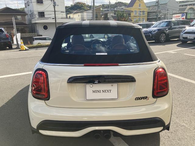 ＭＩＮＩ クーパーＳ　コンバーチブル　クラシック・トリム　禁煙車　モルトブラウンレザー　シートヒーター　衝突軽減ブレーキ　前車接近警告　アップルカープレイ　バックカメラ　スマートキー　ドライブモード　ＬＥＤヘッドライト　ＭＴモード付ＡＴ（20枚目）