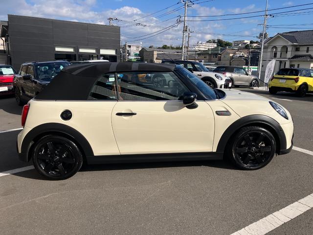 ＭＩＮＩ クーパーＳ　コンバーチブル　クラシック・トリム　禁煙車　モルトブラウンレザー　シートヒーター　衝突軽減ブレーキ　前車接近警告　アップルカープレイ　バックカメラ　スマートキー　ドライブモード　ＬＥＤヘッドライト　ＭＴモード付ＡＴ（21枚目）