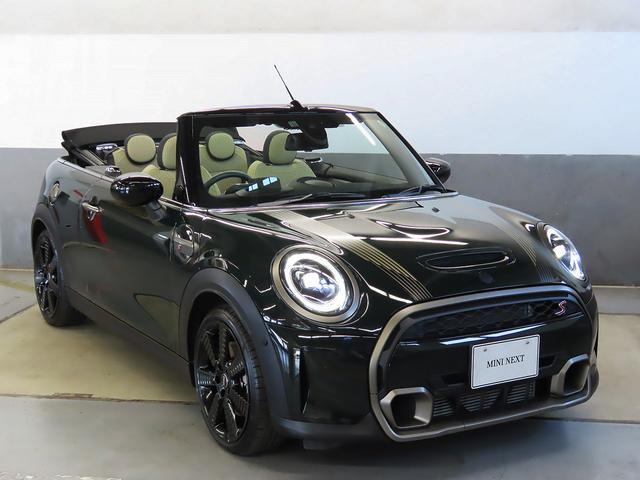 MINI クーパーS コンバーチブル レゾリュートエディション 禁煙車 衝突軽減ブレーキ 前車接近警告 パーキングアシスト アップルカープレイ バックカメラ スマートキー ETC2.0 シートヒーター LEDヘッドライト ドライブモード(2枚目)
