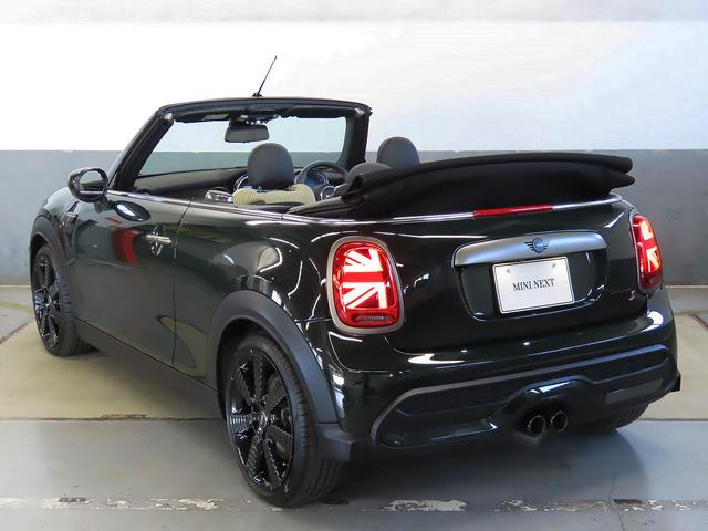 MINI クーパーS コンバーチブル レゾリュートエディション 禁煙車 衝突軽減ブレーキ 前車接近警告 パーキングアシスト アップルカープレイ バックカメラ スマートキー ETC2.0 シートヒーター LEDヘッドライト ドライブモード(4枚目)