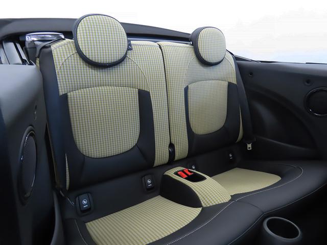 MINI クーパーS コンバーチブル レゾリュートエディション 禁煙車 衝突軽減ブレーキ 前車接近警告 パーキングアシスト アップルカープレイ バックカメラ スマートキー ETC2.0 シートヒーター LEDヘッドライト ドライブモード(6枚目)