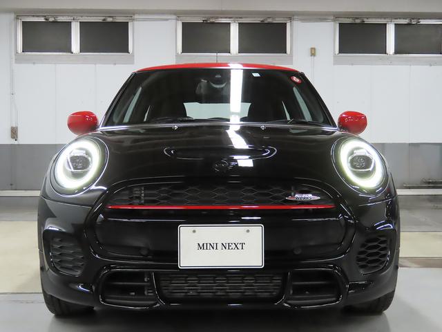 ＭＩＮＩ ジョンクーパーワークス　禁煙車　ＡＣＣ　衝突軽減ブレーキ　前車接近警告　パドルシフト　ヘッドアップディスプレイ　ＨＤＤナビ　バックカメラ　シートヒーター　パーキングアシスト（15枚目）