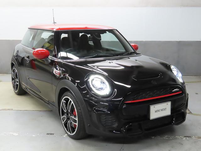ＭＩＮＩ ジョンクーパーワークス　禁煙車　ＡＣＣ　衝突軽減ブレーキ　前車接近警告　パドルシフト　ヘッドアップディスプレイ　ＨＤＤナビ　バックカメラ　シートヒーター　パーキングアシスト（25枚目）