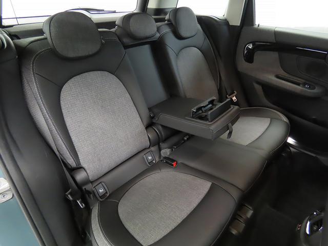 ＭＩＮＩ クーパＤクロスオバオル４プレミアム＋Ｐクラシクトリム　禁煙車　ＡＣＣ　衝突軽減ブレーキ　前車接近警告　ＨＤＤナビ　バックカメラ　シートヒーター　パーキングアシスト　ＥＴＣ２．０　スマートキー　ドライブモード（3枚目）
