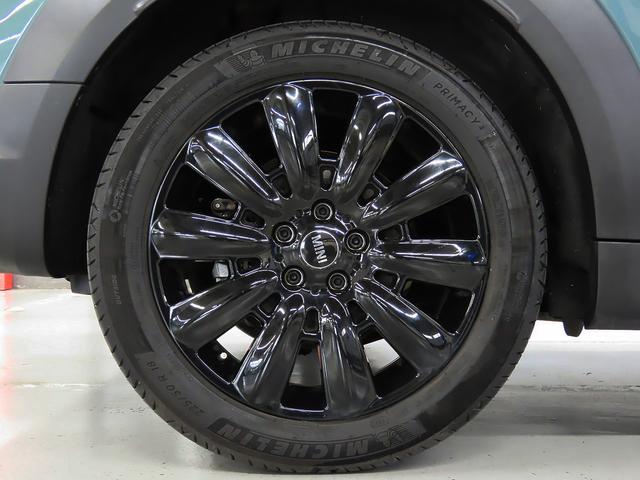 ＭＩＮＩ クーパＤクロスオバオル４プレミアム＋Ｐクラシクトリム　禁煙車　ＡＣＣ　衝突軽減ブレーキ　前車接近警告　ＨＤＤナビ　バックカメラ　シートヒーター　パーキングアシスト　ＥＴＣ２．０　スマートキー　ドライブモード（14枚目）