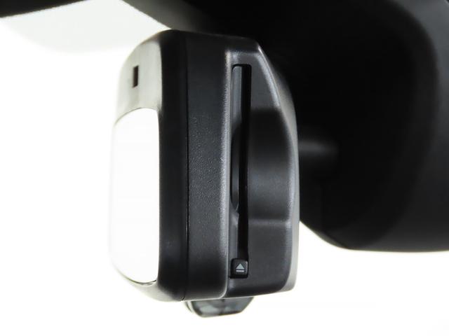 ＭＩＮＩ クーパＤクロスオバオル４プレミアム＋Ｐクラシクトリム　禁煙車　ＡＣＣ　衝突軽減ブレーキ　前車接近警告　ＨＤＤナビ　バックカメラ　シートヒーター　パーキングアシスト　ＥＴＣ２．０　スマートキー　ドライブモード（18枚目）