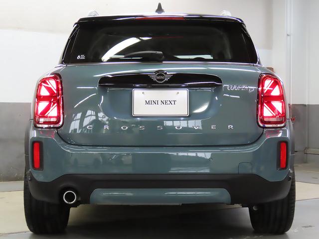 ＭＩＮＩ クーパＤクロスオバオル４プレミアム＋Ｐクラシクトリム　禁煙車　ＡＣＣ　衝突軽減ブレーキ　前車接近警告　ＨＤＤナビ　バックカメラ　シートヒーター　パーキングアシスト　ＥＴＣ２．０　スマートキー　ドライブモード（22枚目）