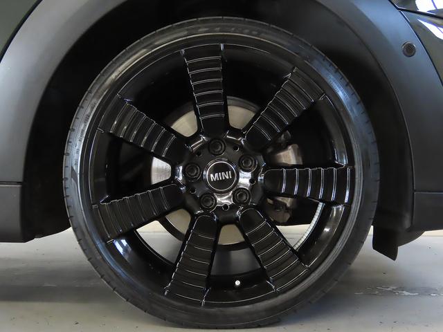 ＭＩＮＩ クーパー　レゾリュート・エディション　禁煙車　黒革シート　シートヒーター　衝突軽減ブレーキ　前車接近警告　パーキングアシスト　アップルカープレイ　バックカメラ　ドライブモード　ヘッドアップディスプレイ（13枚目）