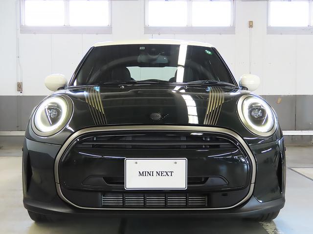 ＭＩＮＩ クーパー　レゾリュート・エディション　禁煙車　黒革シート　シートヒーター　衝突軽減ブレーキ　前車接近警告　パーキングアシスト　アップルカープレイ　バックカメラ　ドライブモード　ヘッドアップディスプレイ（15枚目）