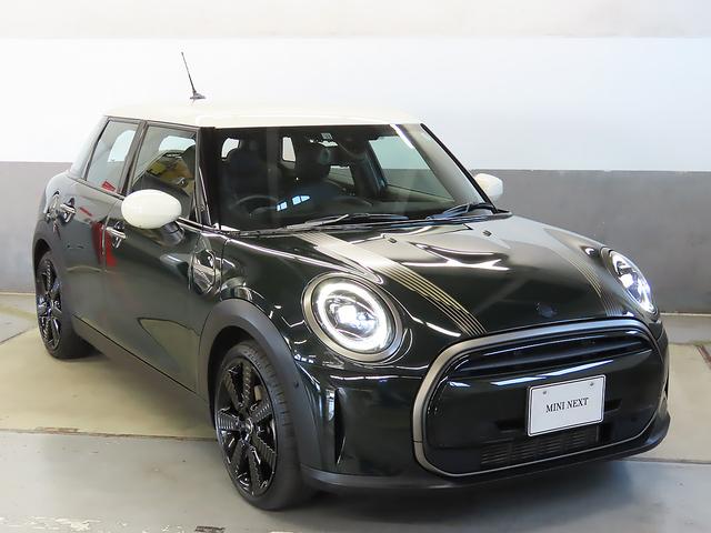 ＭＩＮＩ クーパー　レゾリュート・エディション　禁煙車　黒革シート　シートヒーター　衝突軽減ブレーキ　前車接近警告　パーキングアシスト　アップルカープレイ　バックカメラ　ドライブモード　ヘッドアップディスプレイ（26枚目）