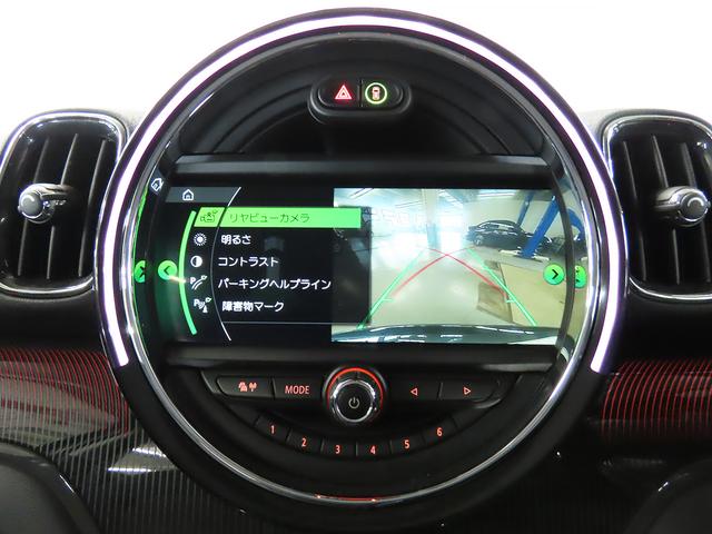 ＭＩＮＩ クーパーＤ　クロスオーバー　禁煙車　ＡＣＣ　衝突軽減ブレーキ　前車接近警告　ＨＤＤナビ　バックカメラ　電動リヤゲート　スマートキー　ＥＴＣ２．０　ＬＥＤヘッドライト　ＭＴモード付ＡＴ（8枚目）