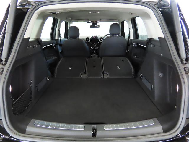 ＭＩＮＩ クーパーＤ　クロスオーバー　禁煙車　ＡＣＣ　衝突軽減ブレーキ　前車接近警告　ＨＤＤナビ　バックカメラ　電動リヤゲート　スマートキー　ＥＴＣ２．０　ＬＥＤヘッドライト　ＭＴモード付ＡＴ（10枚目）