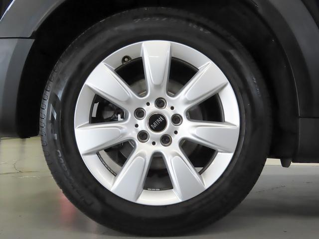 ＭＩＮＩ クーパーＤ　クロスオーバー　禁煙車　ＡＣＣ　衝突軽減ブレーキ　前車接近警告　ＨＤＤナビ　バックカメラ　電動リヤゲート　スマートキー　ＥＴＣ２．０　ＬＥＤヘッドライト　ＭＴモード付ＡＴ（14枚目）