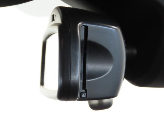 ＭＩＮＩ クーパーＤ　クロスオーバー　禁煙車　ＡＣＣ　衝突軽減ブレーキ　前車接近警告　ＨＤＤナビ　バックカメラ　電動リヤゲート　スマートキー　ＥＴＣ２．０　ＬＥＤヘッドライト　ＭＴモード付ＡＴ（18枚目）