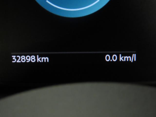 ＭＩＮＩ クーパーＳ　クラシック・トリム　禁煙車　衝突軽減ブレーキ　前車接近警告　ＨＤＤナビ　バックカメラ　シートヒーター　パーキングアシスト　スマートキー　障害物センサー　ドライブモード　ＬＥＤヘッドライト　ＭＴモード付ＡＴ（5枚目）