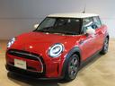 クーパー　プレミアムプラスパッケージクラシックトリム　禁煙車　衝突軽減ブレーキ　前車接近警告　アップルカープレイ　バックカメラ　ヘッドアップディスプレイ　パーキングアシスト　シートヒーター　障害物センサー　スマートキー　ドライブモード（26枚目）
