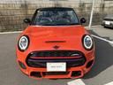 ＭＩＮＩ ジョンクーパーワークス　コンバーチブル　禁煙車　ＡＣＣ　黒革シート　シートヒーター　パドルシフト　衝突軽減ブレーキ　前車接近警告　ＨＤＤナビ　バックカメラ　パーキングアシスト　スマートキー（2枚目）