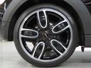 ジョンクーパーワークス　禁煙車　ＡＣＣ　衝突軽減ブレーキ　前車接近警告　パドルシフト　ヘッドアップディスプレイ　ＨＤＤナビ　バックカメラ　シートヒーター　パーキングアシスト（14枚目）