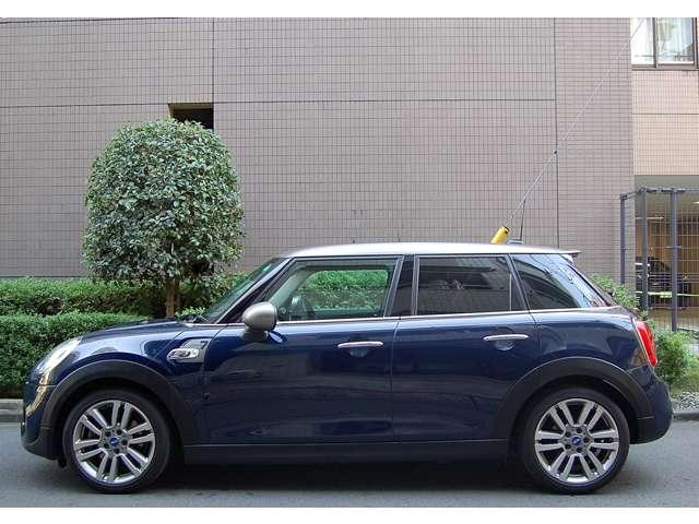 ＭＩＮＩ クーパーＳ　セブン　５ドア　特別仕様車　ワンオーナー　禁煙車　バックカメラ（6枚目）