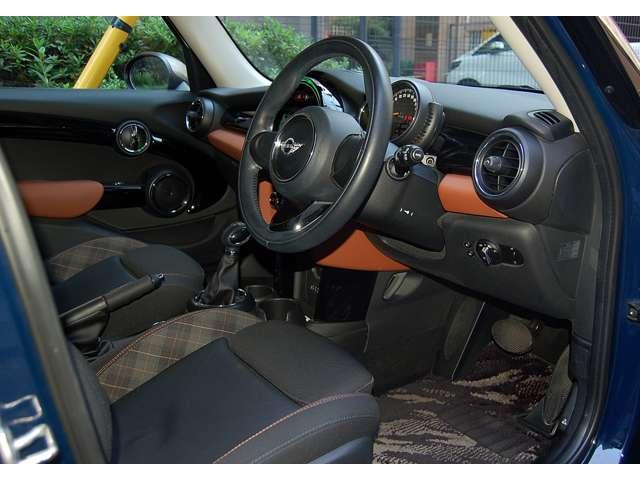 ＭＩＮＩ クーパーＳ　セブン　５ドア　特別仕様車　ワンオーナー　禁煙車　バックカメラ（14枚目）