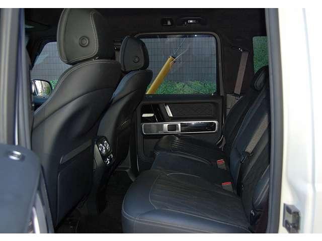 Ｇクラス Ｇ６３　４ＷＤ　レザーＥＸＣナイトＰＫＧ　２４ＡＷ　４本可変マフラー（18枚目）