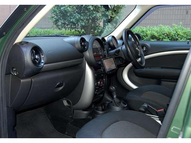 ＭＩＮＩ クーパーＤ　クロスオーバー　ミントＰＫＧ　ナビＴＶバックカメラ　ドラレコ　禁煙車（9枚目）