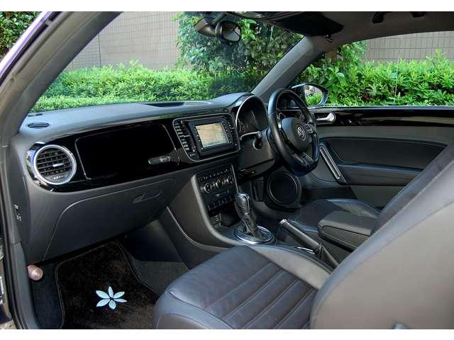 ザ・ビートル デザインレザーパッケージ　黒革・純正ナビＴＶバックカメラ　禁煙車（8枚目）