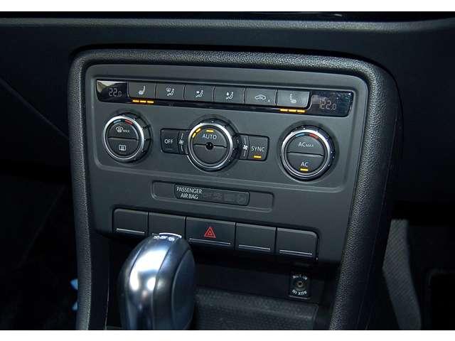 ザ・ビートル デザインレザーパッケージ　黒革・純正ナビＴＶバックカメラ　禁煙車（17枚目）