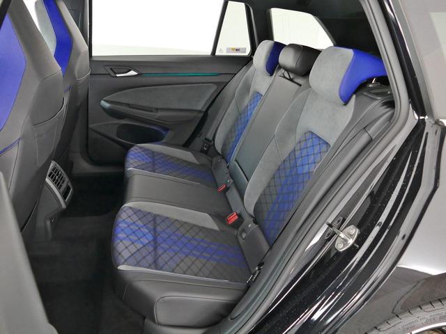 ゴルフＲヴァリアント 　純正１９ＡＷ　ＤＣＣ　前後ドラレコ　電動テールゲート　液晶メーター　ワイヤレスＣａｒｐｌａｙ対応純正ナビ　地デジ　ＥＴＣ２．０　バックカメラ　前後パークセンサー　ＡＣＣ　レーンキープ　ＣＰＯ認定中古車（22枚目）