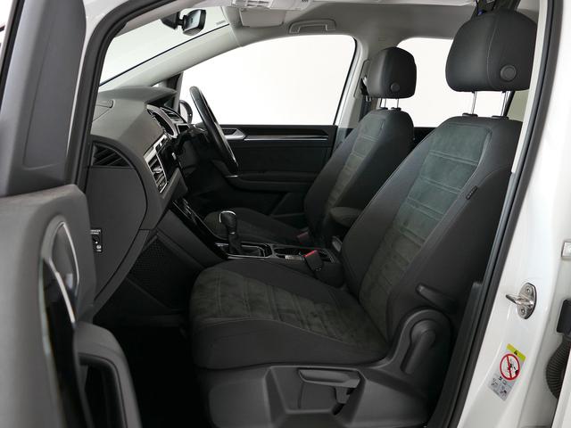 ゴルフトゥーラン ＴＳＩ　ハイライン　７人乗　パワーテールゲート　フリップダウンモニター　Ｃａｒｐｌａｙ対応純正ナビ　ＣＤ／ＤＶＤ　ＥＴＣ２．０　バックカメラ　ＡＣＣ　ＬＥＤ　レーンキープ　シートヒーター　　　ＣＰＯ認定中古車（12枚目）