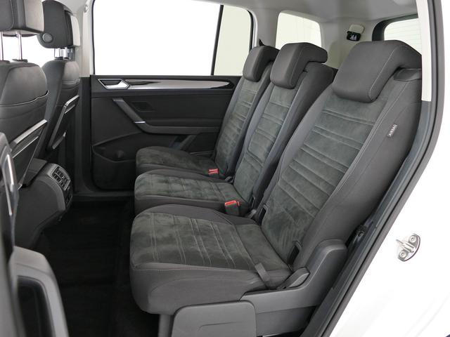 ゴルフトゥーラン ＴＳＩ　ハイライン　７人乗　パワーテールゲート　フリップダウンモニター　Ｃａｒｐｌａｙ対応純正ナビ　ＣＤ／ＤＶＤ　ＥＴＣ２．０　バックカメラ　ＡＣＣ　ＬＥＤ　レーンキープ　シートヒーター　　　ＣＰＯ認定中古車（15枚目）