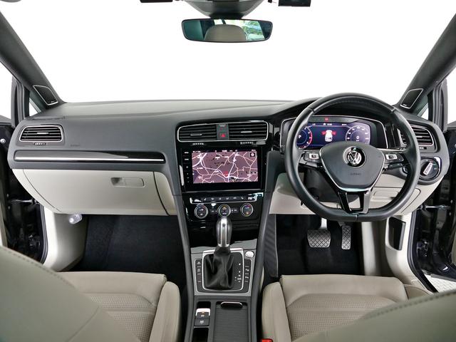 ゴルフ ＴＳＩハイライン　マイスター　７．５最終型　ベージュレザー内装　Ｄｙｎａｕｄｉｏプレミアムサウンド　液晶メーター　ドラレコ　Ｃａｒｐｌａｙ対応純正ナビ　地デジ　ＣＤ／ＤＶＤ　ＥＴＣ２．０　エンブレム内蔵バックカメラＣＰＯ認定中古車（4枚目）
