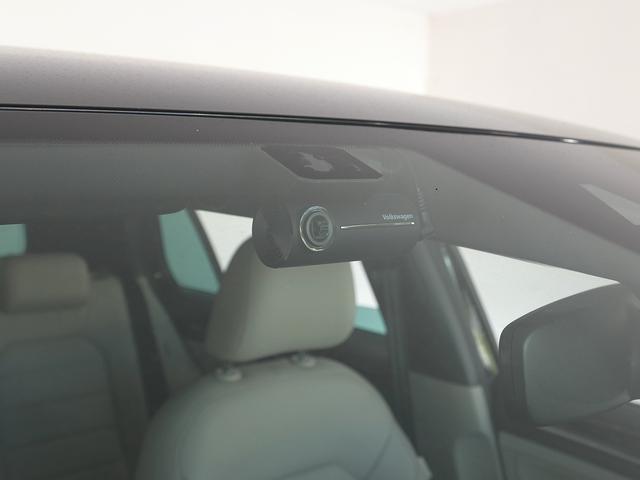 ゴルフ ＴＳＩハイライン　マイスター　７．５最終型　ベージュレザー内装　Ｄｙｎａｕｄｉｏプレミアムサウンド　液晶メーター　ドラレコ　Ｃａｒｐｌａｙ対応純正ナビ　地デジ　ＣＤ／ＤＶＤ　ＥＴＣ２．０　エンブレム内蔵バックカメラＣＰＯ認定中古車（5枚目）