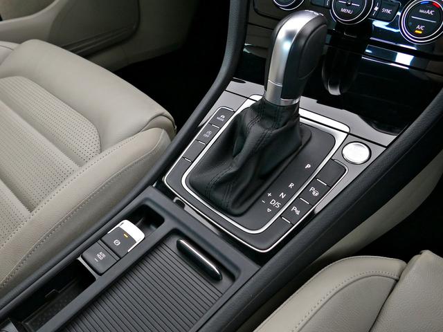 ゴルフ ＴＳＩハイライン　マイスター　７．５最終型　ベージュレザー内装　Ｄｙｎａｕｄｉｏプレミアムサウンド　液晶メーター　ドラレコ　Ｃａｒｐｌａｙ対応純正ナビ　地デジ　ＣＤ／ＤＶＤ　ＥＴＣ２．０　エンブレム内蔵バックカメラＣＰＯ認定中古車（38枚目）