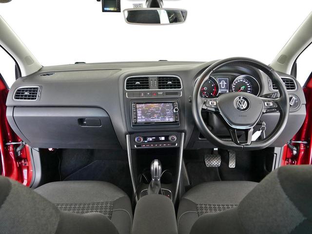 ポロ TSIコンフォートラインアップグレードパック 5ナンバー LEDヘッドライト 前後ドラレコ 純正ナビ 地デジ CD/DVD ETC2.0 バックカメラ ACC 純正15インチアルミホイール フォグランプ レザーステアリング CPO認定中古車(5枚目)